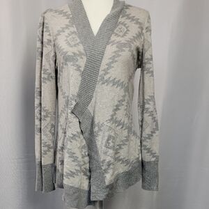 Maurices Light Gray Patterned Cardigan